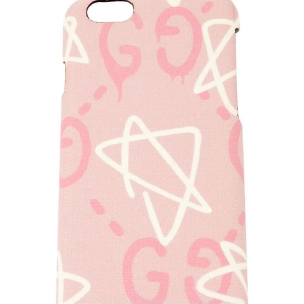 NEW GUCCI Graffati Pink and White Phone Case comes in retail box